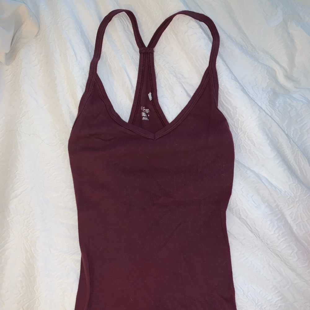 urban outfitters maroon tank top